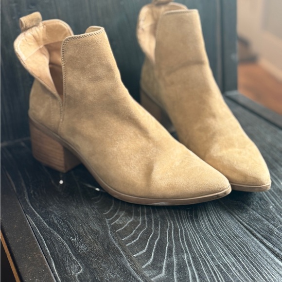 Steve Madden “Almighty Almost” Tan Suede Leather Ankle Boots – Size 10 - Picture 2 of 9